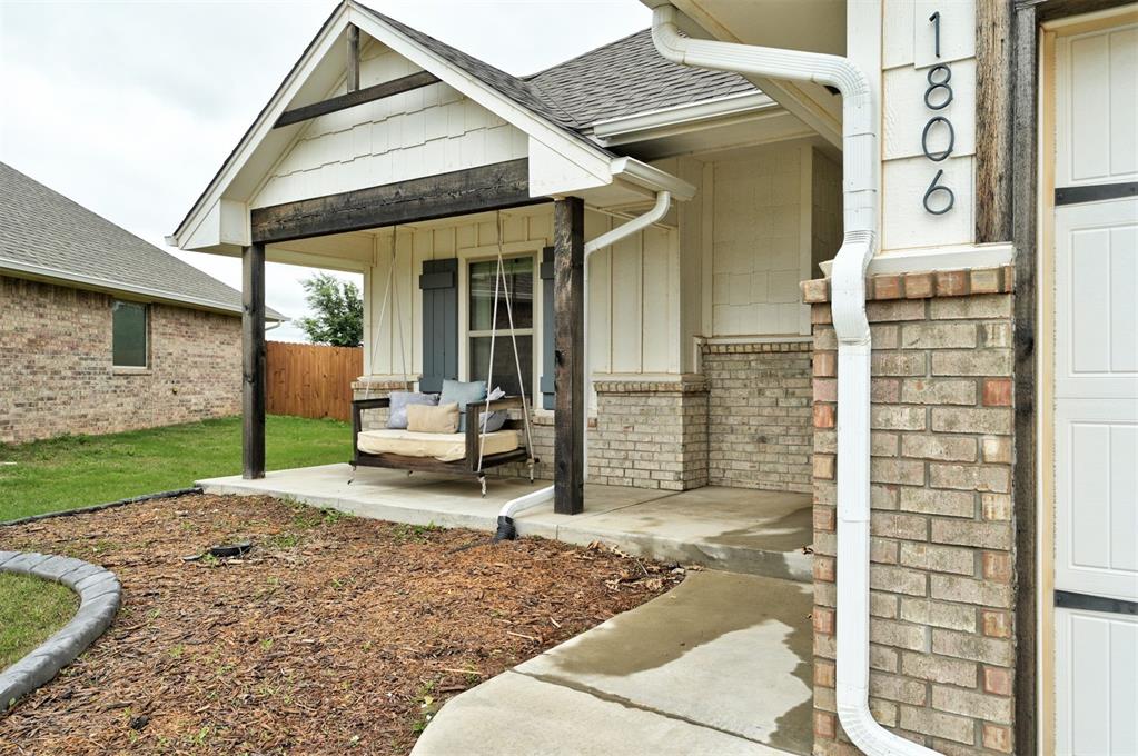 1806 Logans Way Property Photo 5