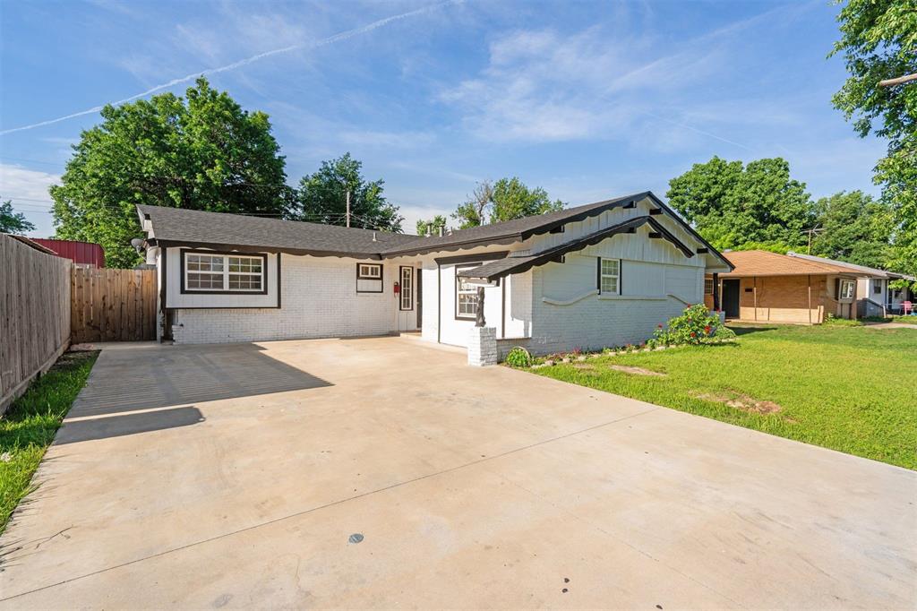 3004 SW 65th Place Property Photo 1