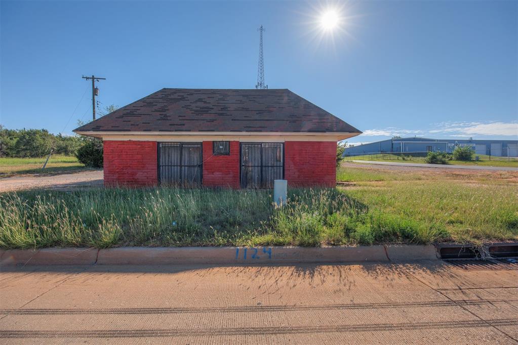1124 S Eastern Avenue Property Photo