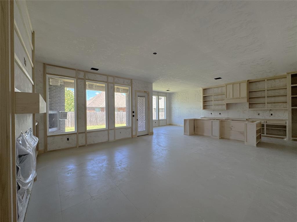 6305 Nw 154th Terrace Property Photo 4