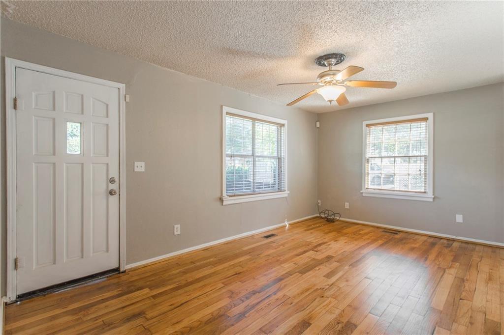 556 Sw 52nd Street Property Photo 3