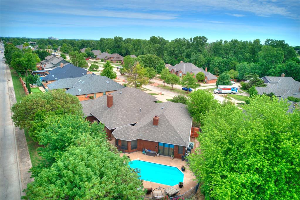 1525 Spring Creek Drive Property Photo 2