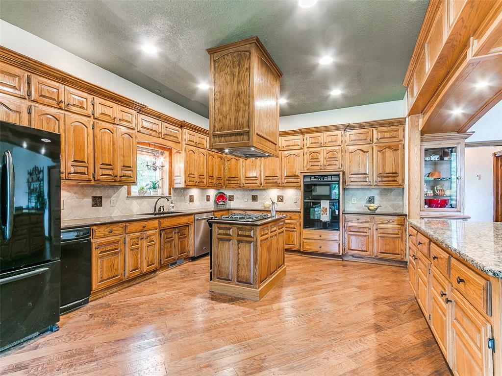 1525 Spring Creek Drive Property Photo 10