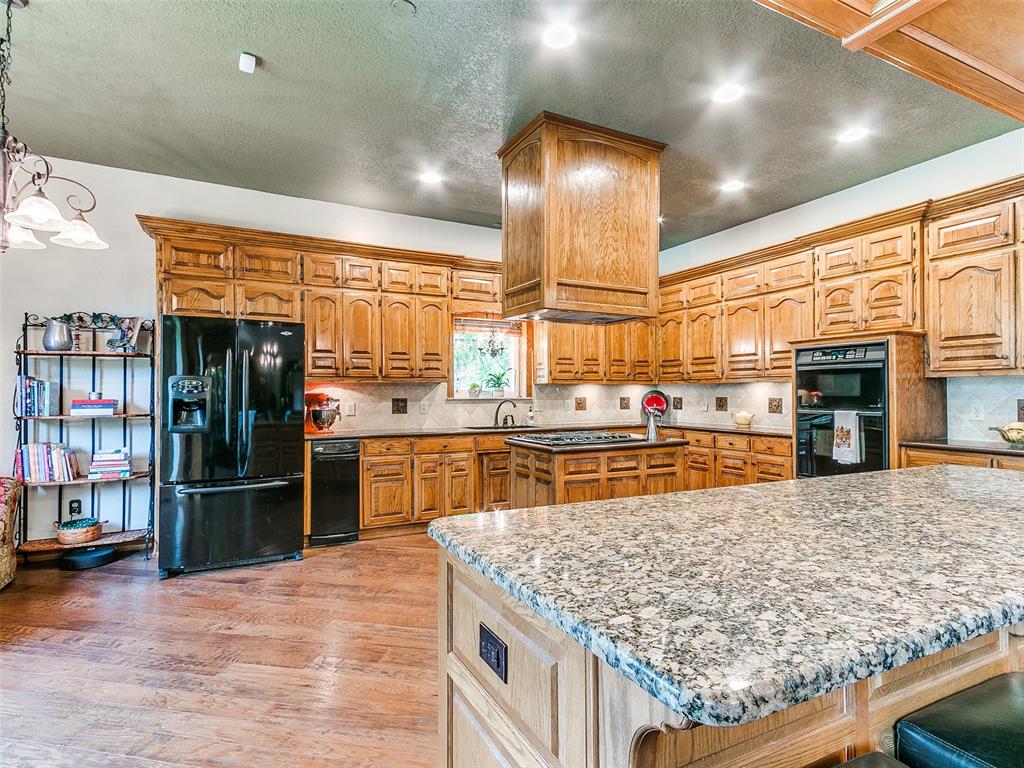 1525 Spring Creek Drive Property Photo 11