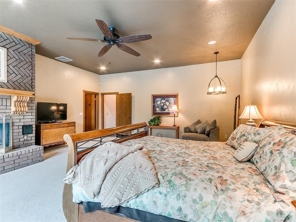 1525 Spring Creek Drive Property Photo 14