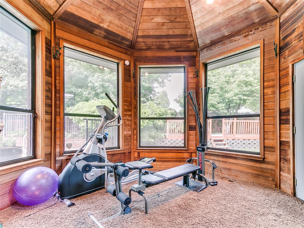 1525 Spring Creek Drive Property Photo 21