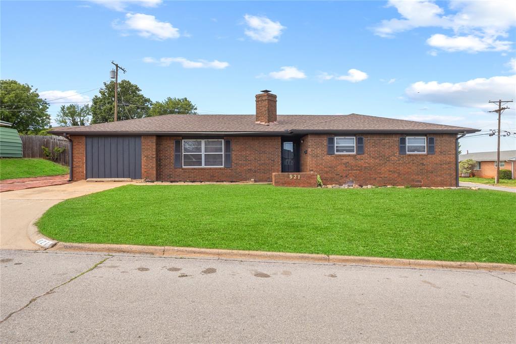 921 E Huber Avenue Property Photo 1