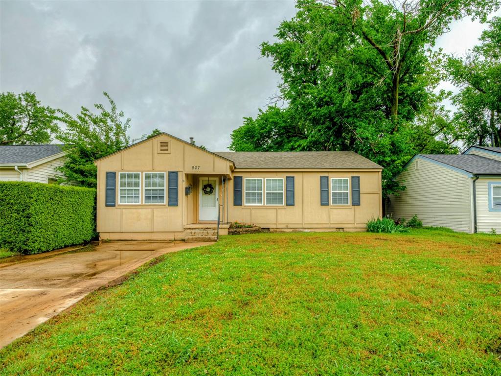 907 Dakota Street Property Photo