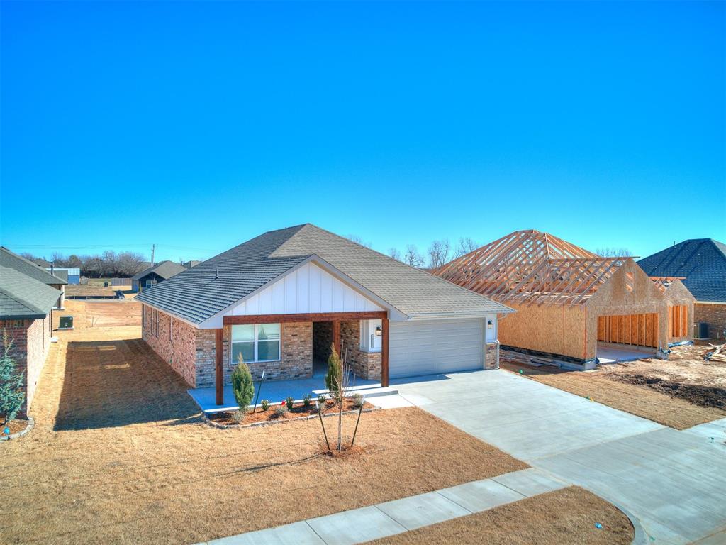 7712 Wilshire Woods Drive Property Photo 2