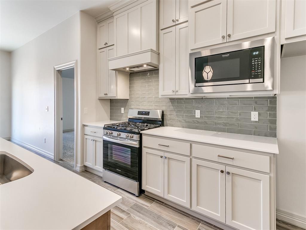 7712 Wilshire Woods Drive Property Photo 12