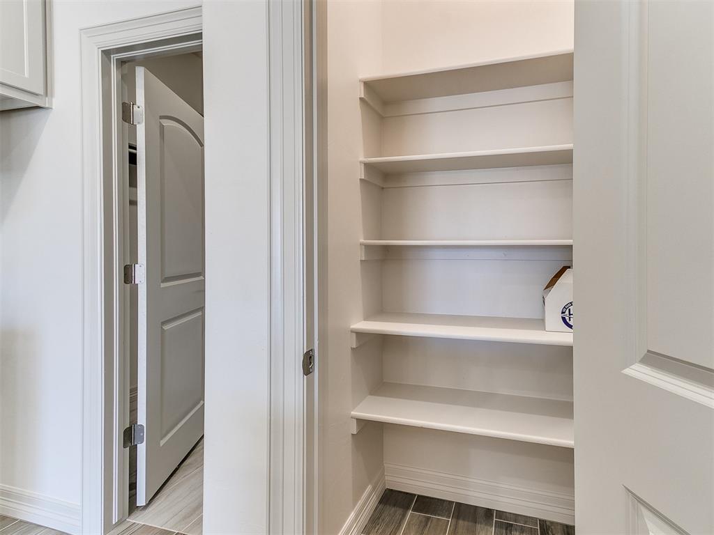 7712 Wilshire Woods Drive Property Photo 13