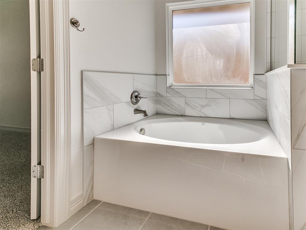 7712 Wilshire Woods Drive Property Photo 26