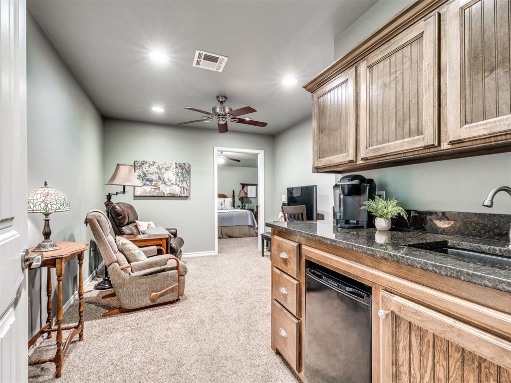 8821 S Mckinley Avenue Property Photo 16