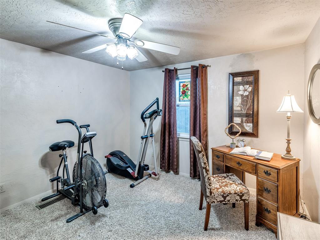 8821 S Mckinley Avenue Property Photo 22