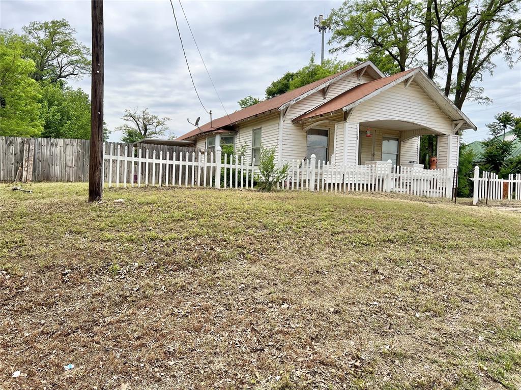 111 S Lincoln Avenue Property Photo