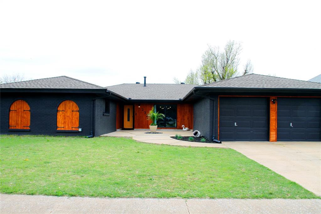 232 S Ranchwood Manor Drive Property Photo 1