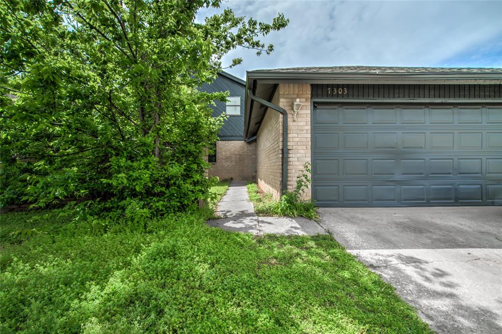 7303 Kings Manor Court Property Photo