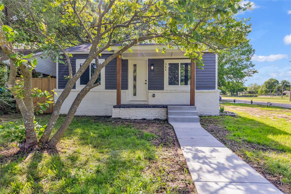 544 N Elm Avenue Property Photo