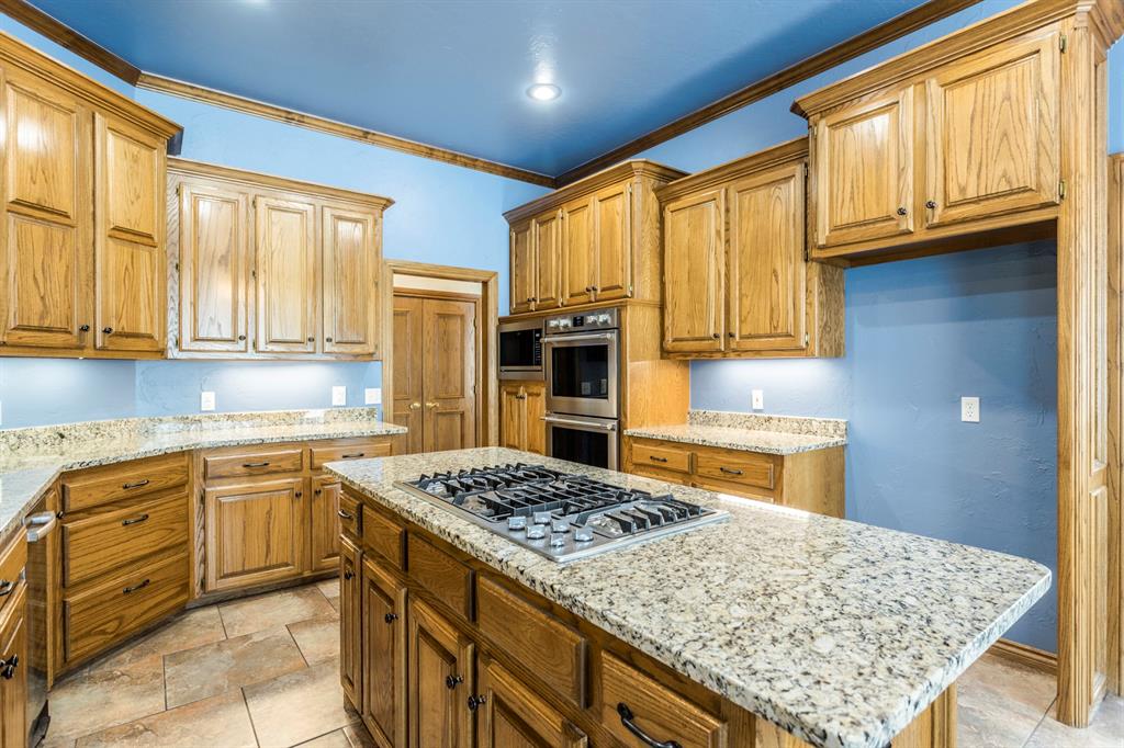 23250 Running Deer Trail Property Photo 7