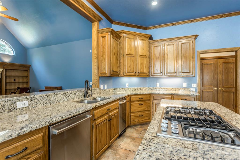 23250 Running Deer Trail Property Photo 10