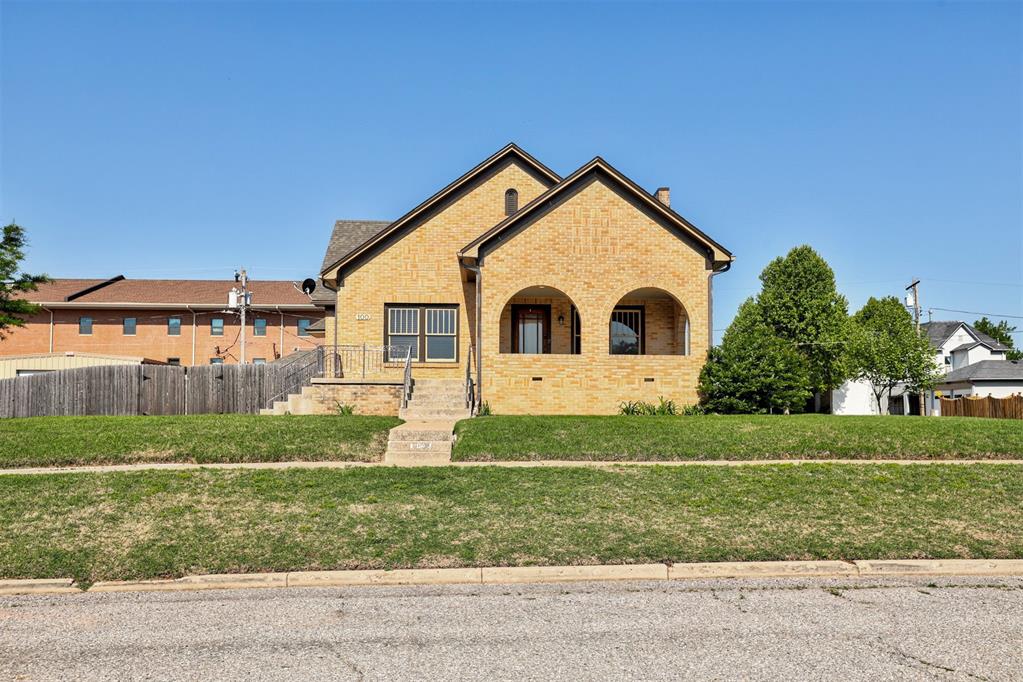 100 S Macomb Avenue Property Photo