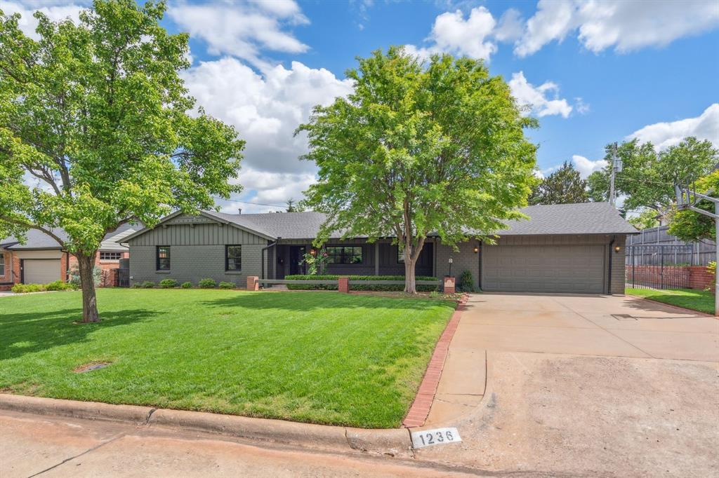 1236 Glenbrook Terrace Property Photo