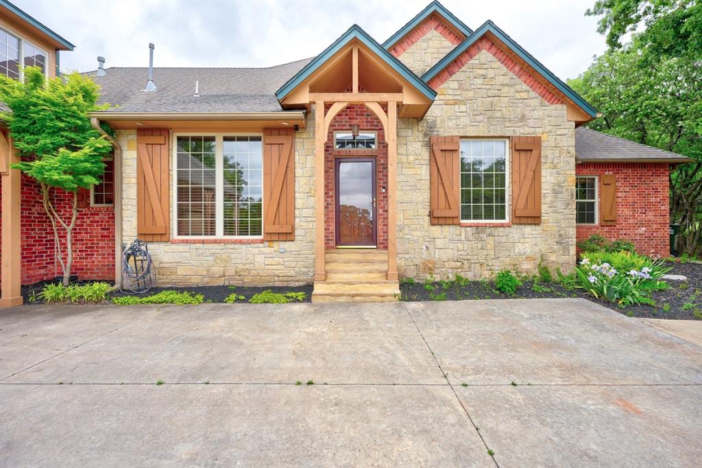 6205 Valley Ridge Drive Property Photo 3
