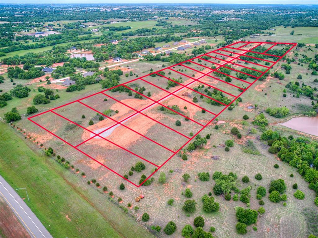 1221 Twin Oaks Dr Property Photo