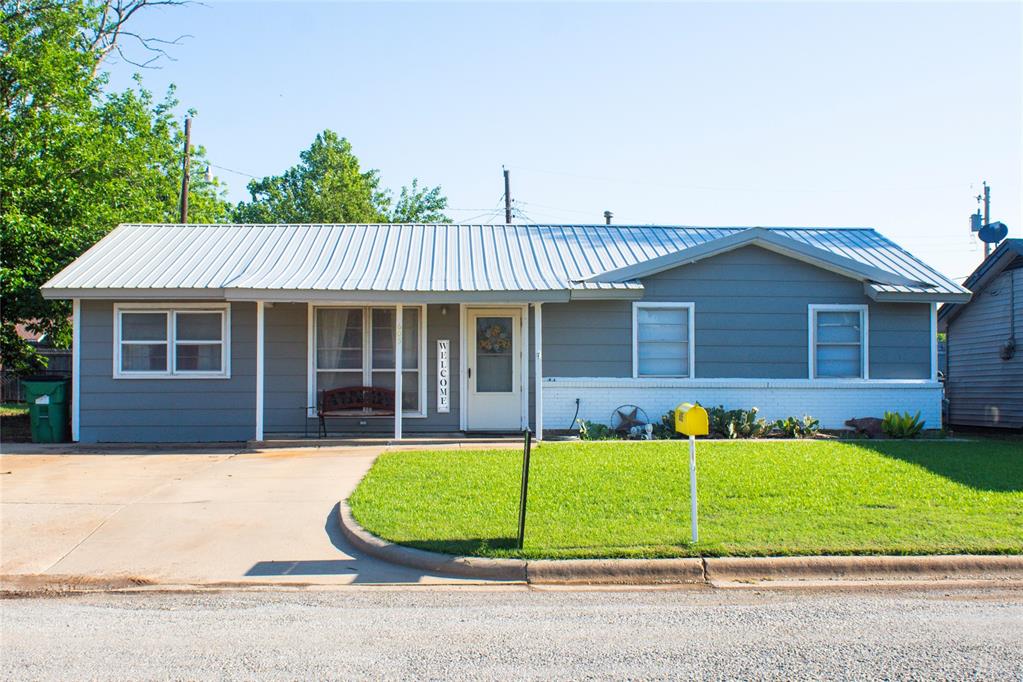 605 N Meandering Street Property Photo
