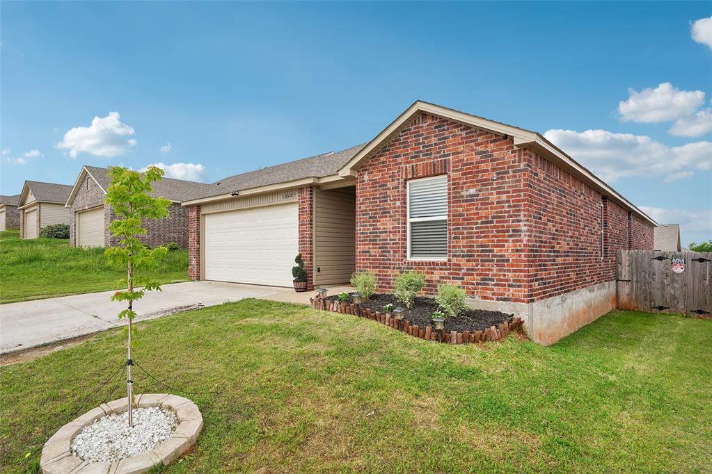 10005 Blue Wing Trail Property Photo 1