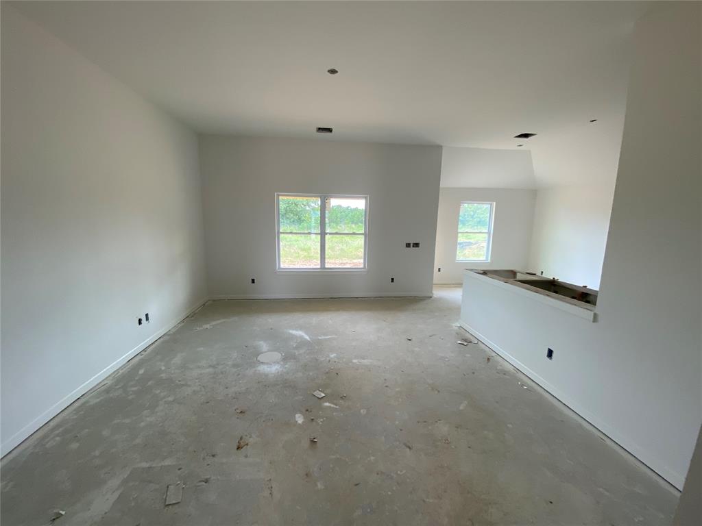 20660 Brush Creek Boulevard Property Photo 3