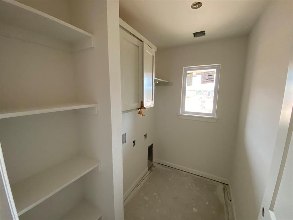 20660 Brush Creek Boulevard Property Photo 6