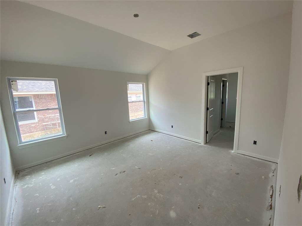 20660 Brush Creek Boulevard Property Photo 7