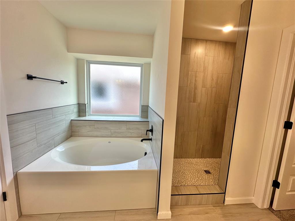 8620 Nw 75th Street Property Photo 5