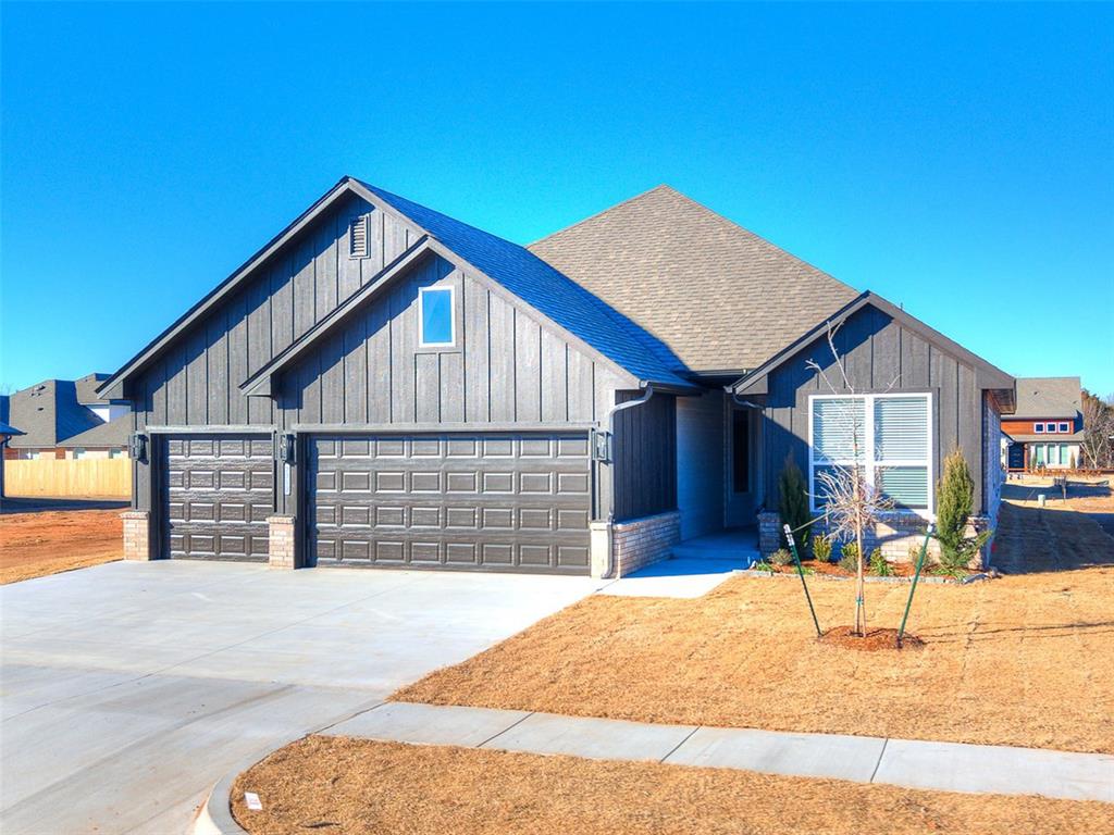 7713 Wilshire Woods Drive Property Photo 1