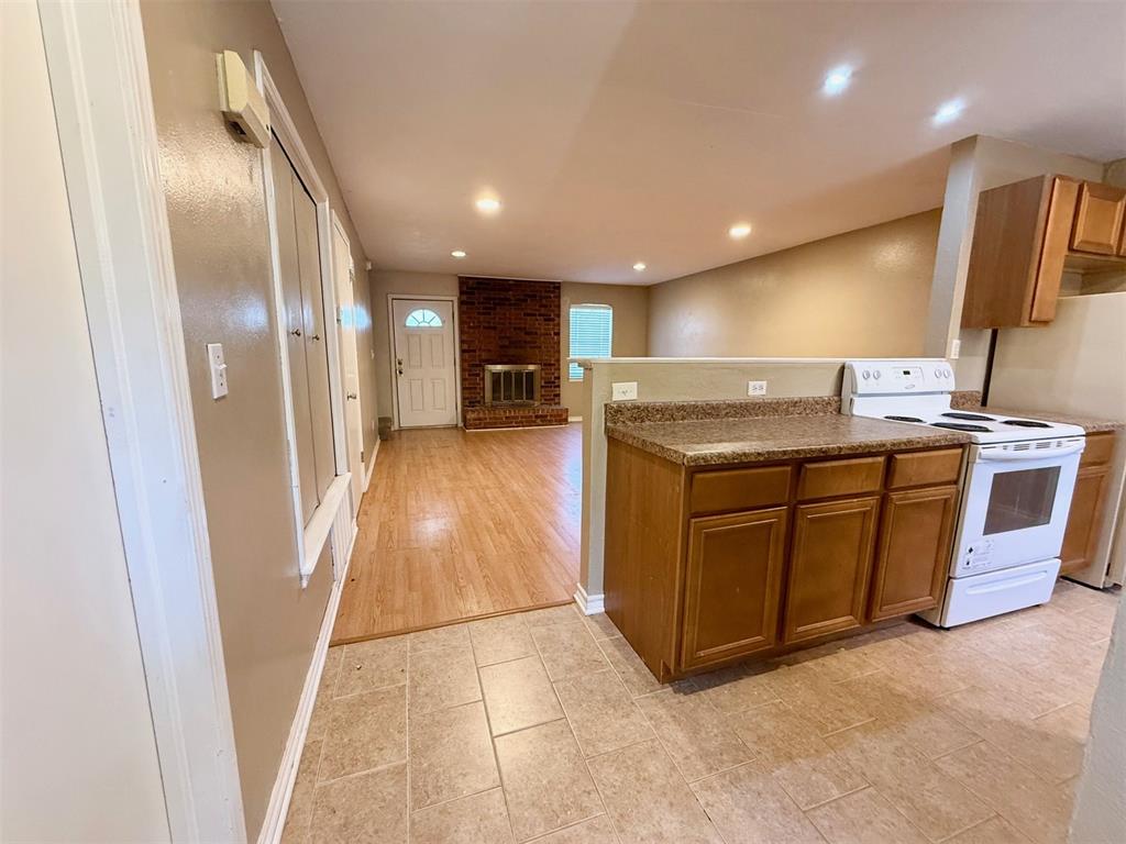 2329 Heatherfield Lane Property Photo 3