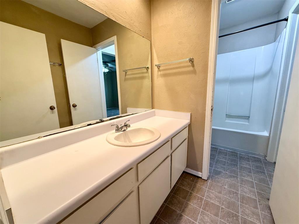 2329 Heatherfield Lane Property Photo 11