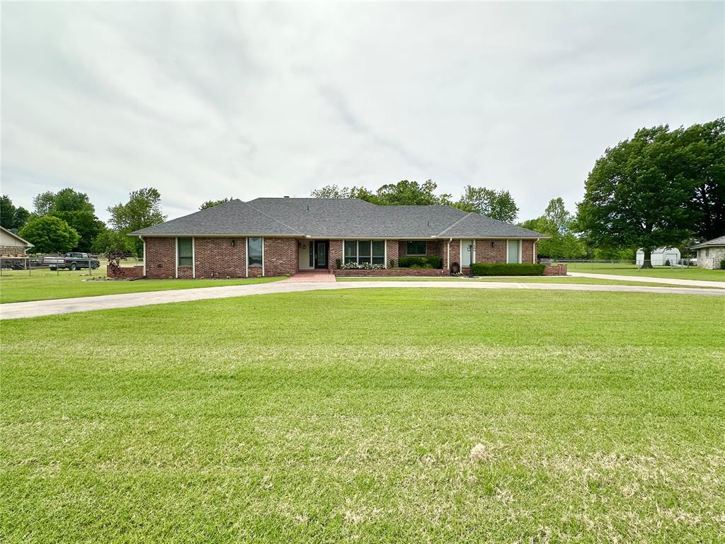 8 Willowbrook Property Photo