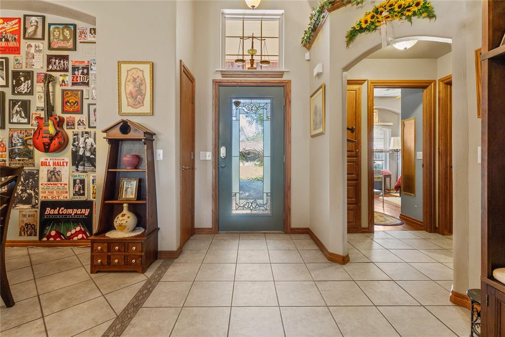 2025 E Lawter Road Property Photo 4