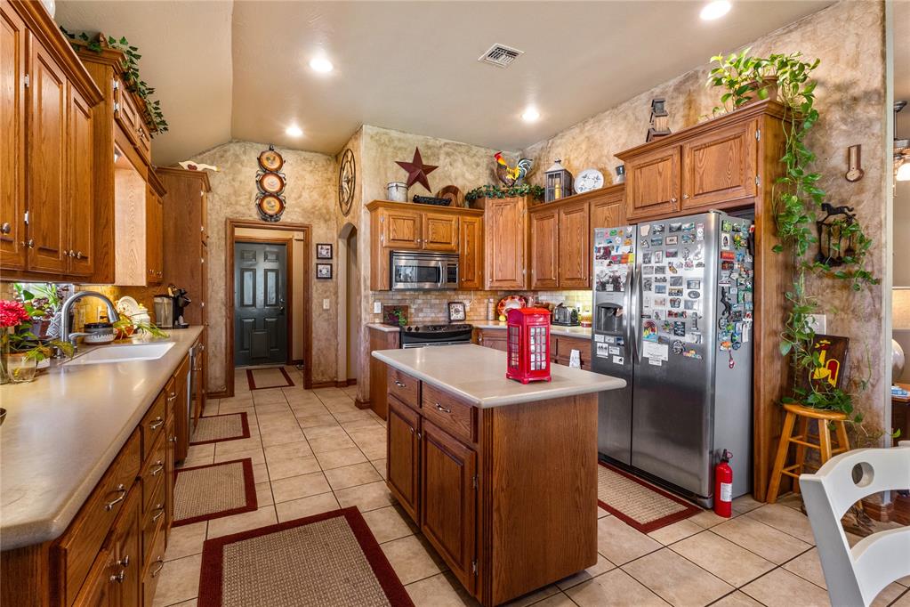 2025 E Lawter Road Property Photo 12