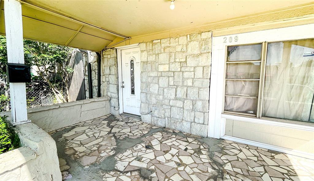 209 Sw 40 Street Property Photo 3