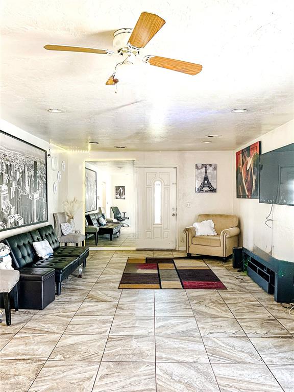 209 Sw 40 Street Property Photo 5