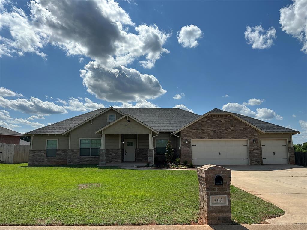 203 Lyla Glen Property Photo