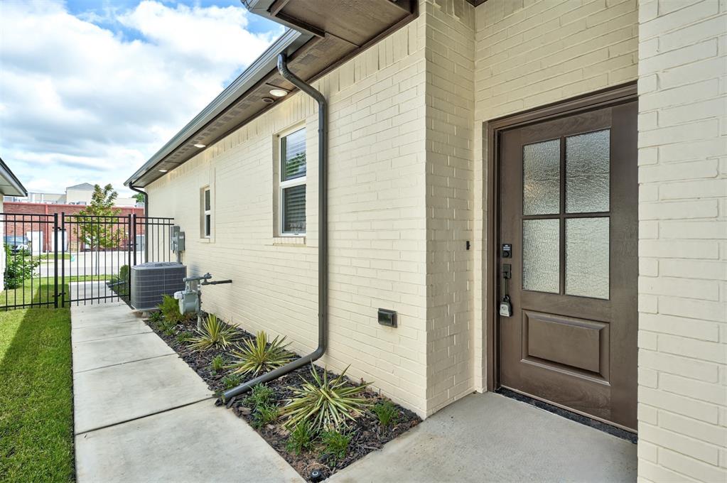 3608 Havenbrook Street Property Photo 2