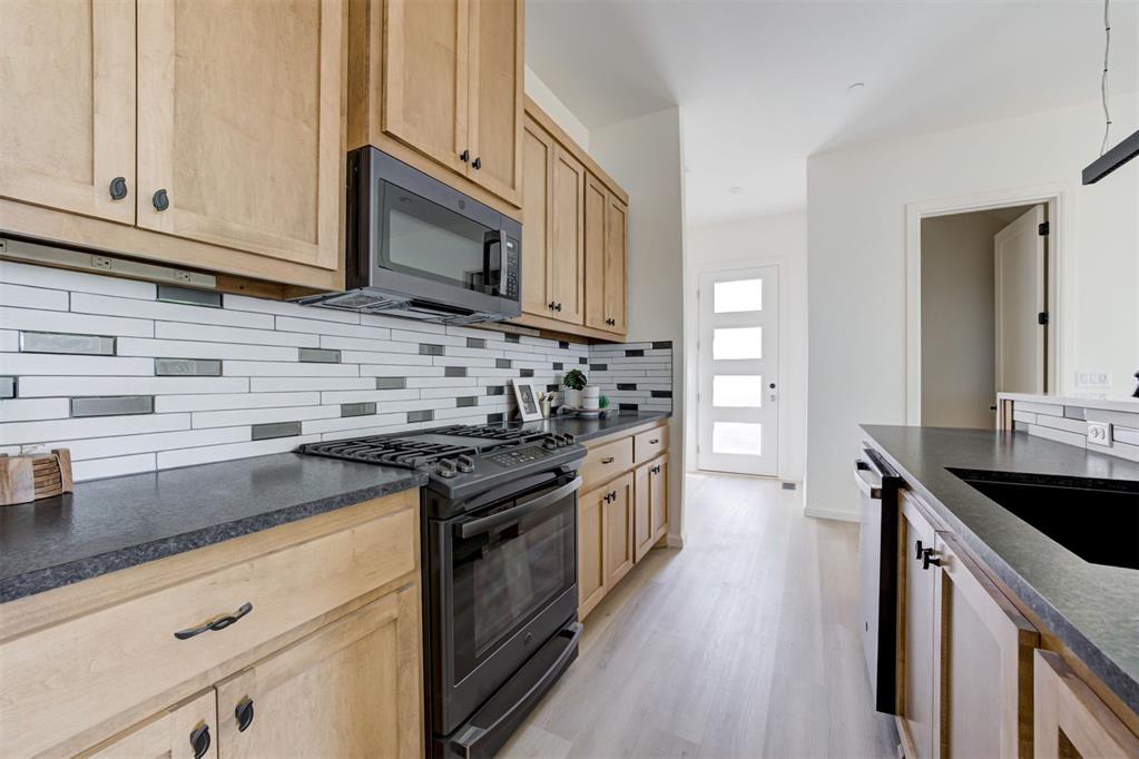577 S Fretz Avenue Property Photo 13