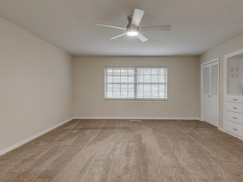 819 W Adams Street Property Photo 18