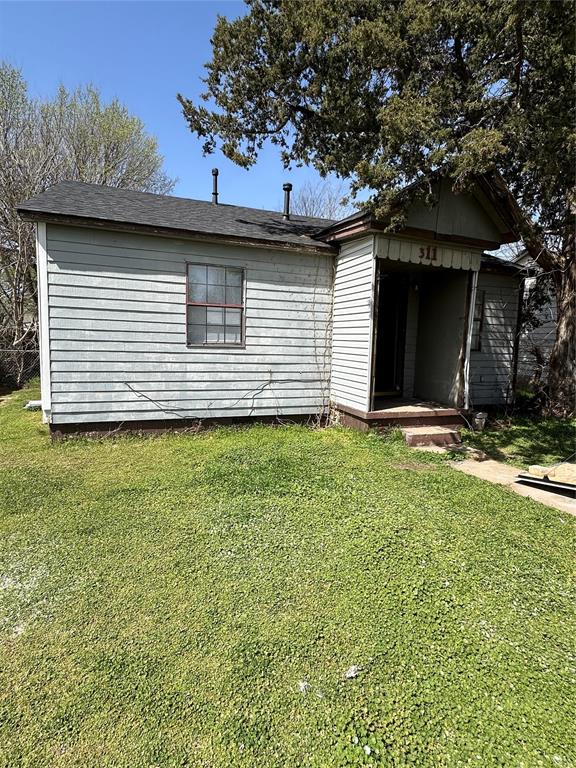 311 N D Street Property Photo