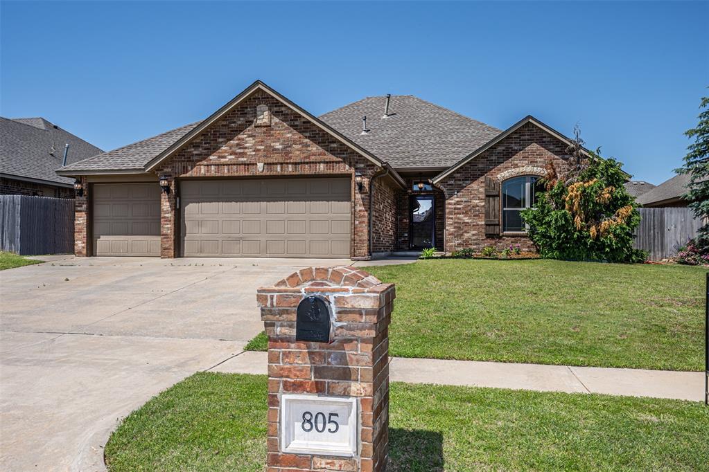 805 Evening Drive Property Photo 1