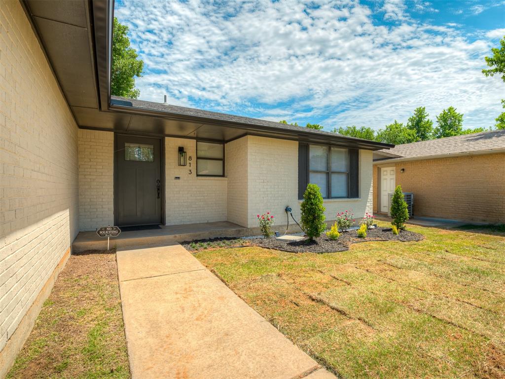 813 Branchwood Court Property Photo 4