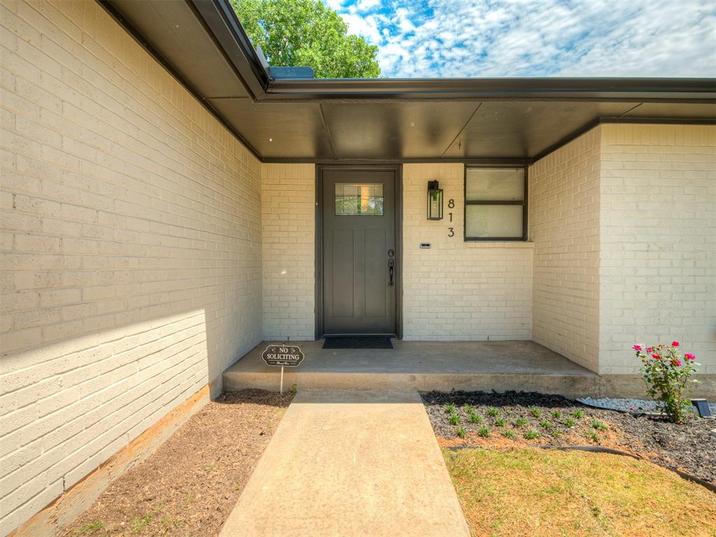 813 Branchwood Court Property Photo 5